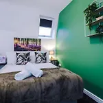 Charming Apartments - Rocky Ln Chambers Flat 6